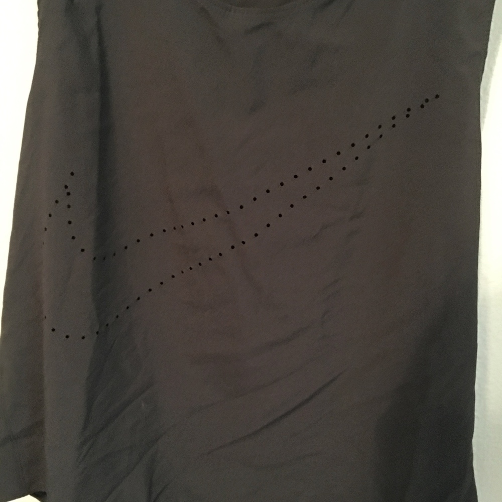Nike - Picture 2 of 5